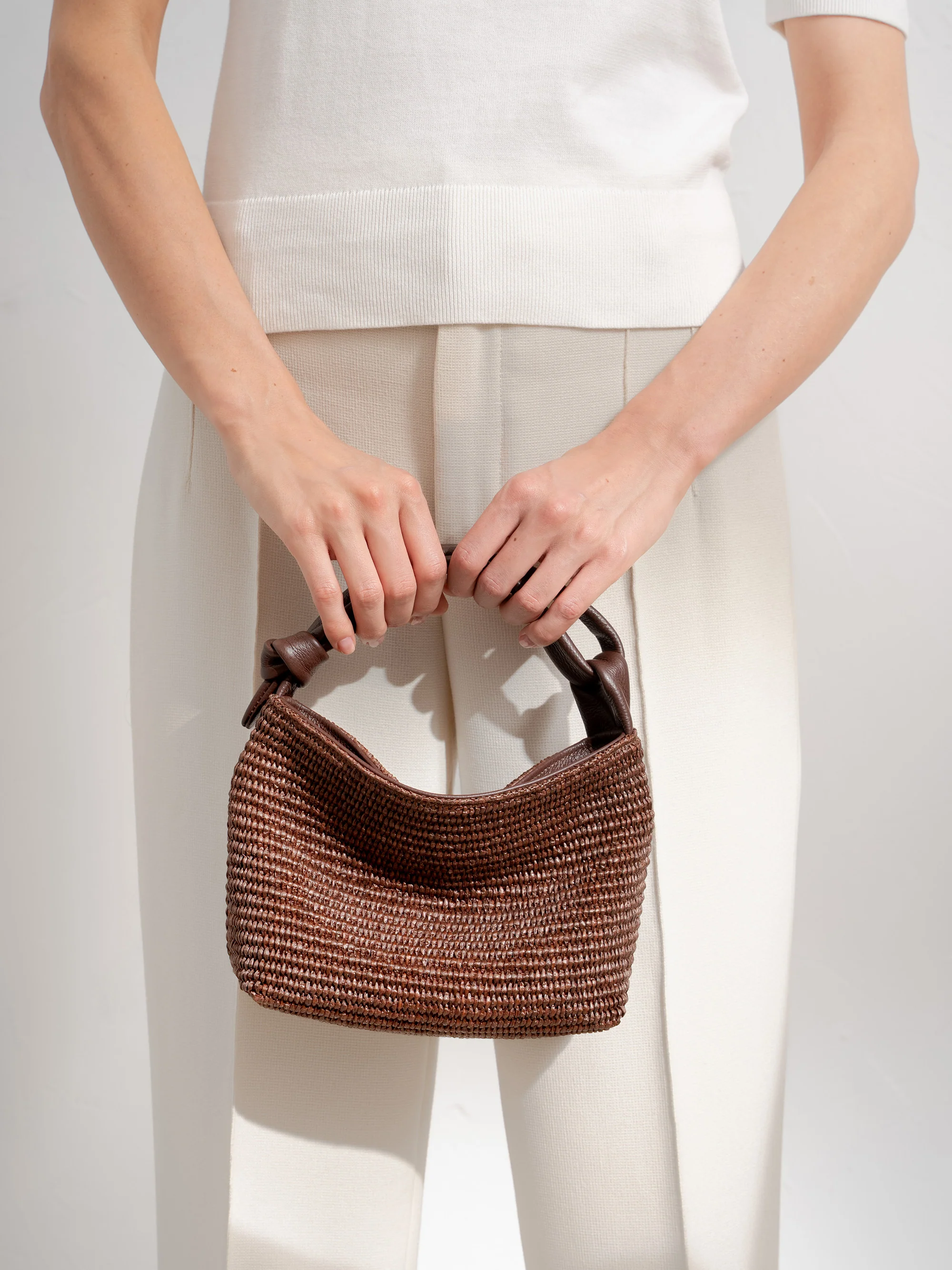 The Attilia Convertible Shoulder Bag - Image 10