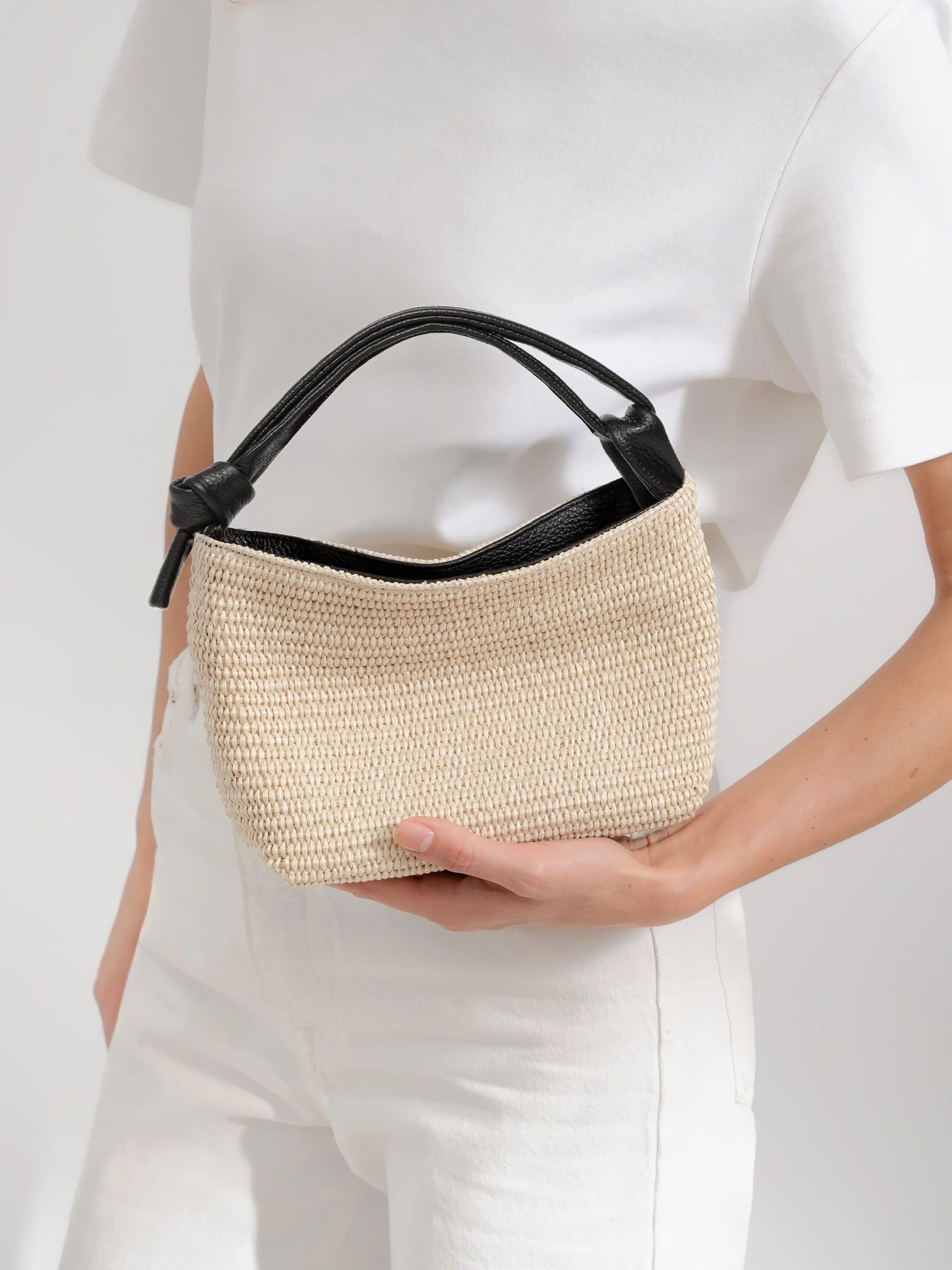 The Attilia Convertible Shoulder Bag - Image 9
