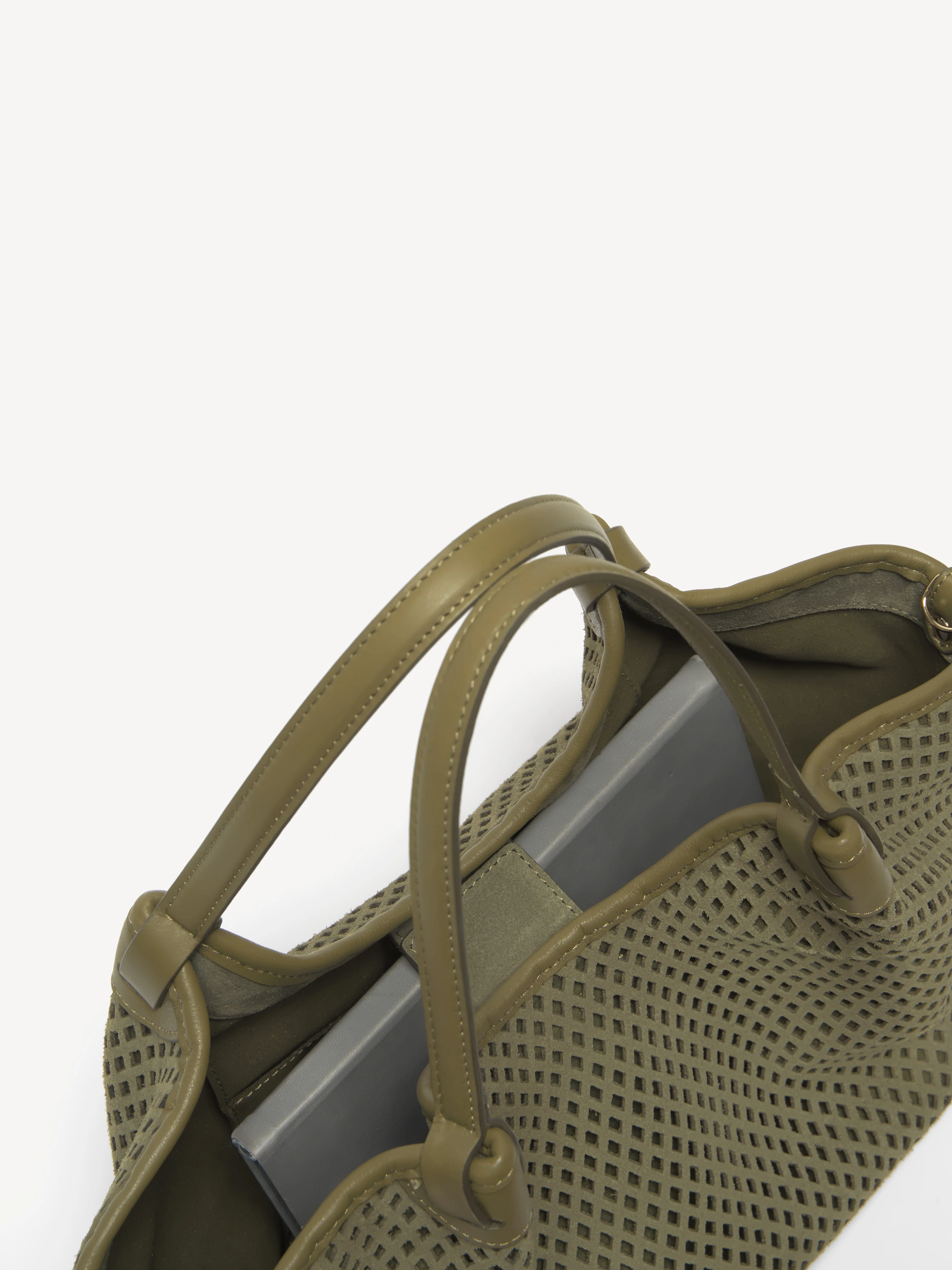 The Esmeralda Lattice Tote - Image 6