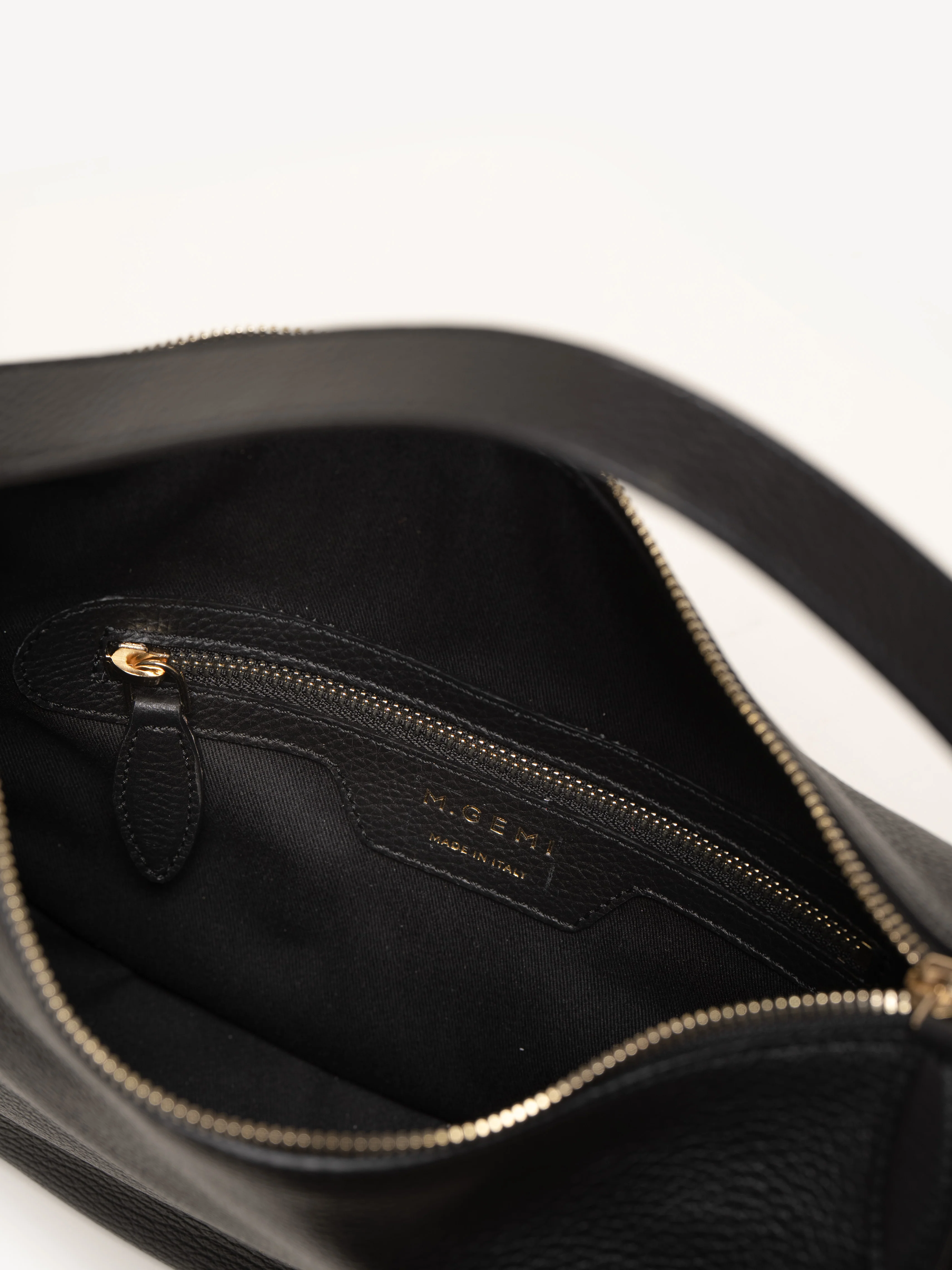 The Evelina Shoulder Bag - Image 9