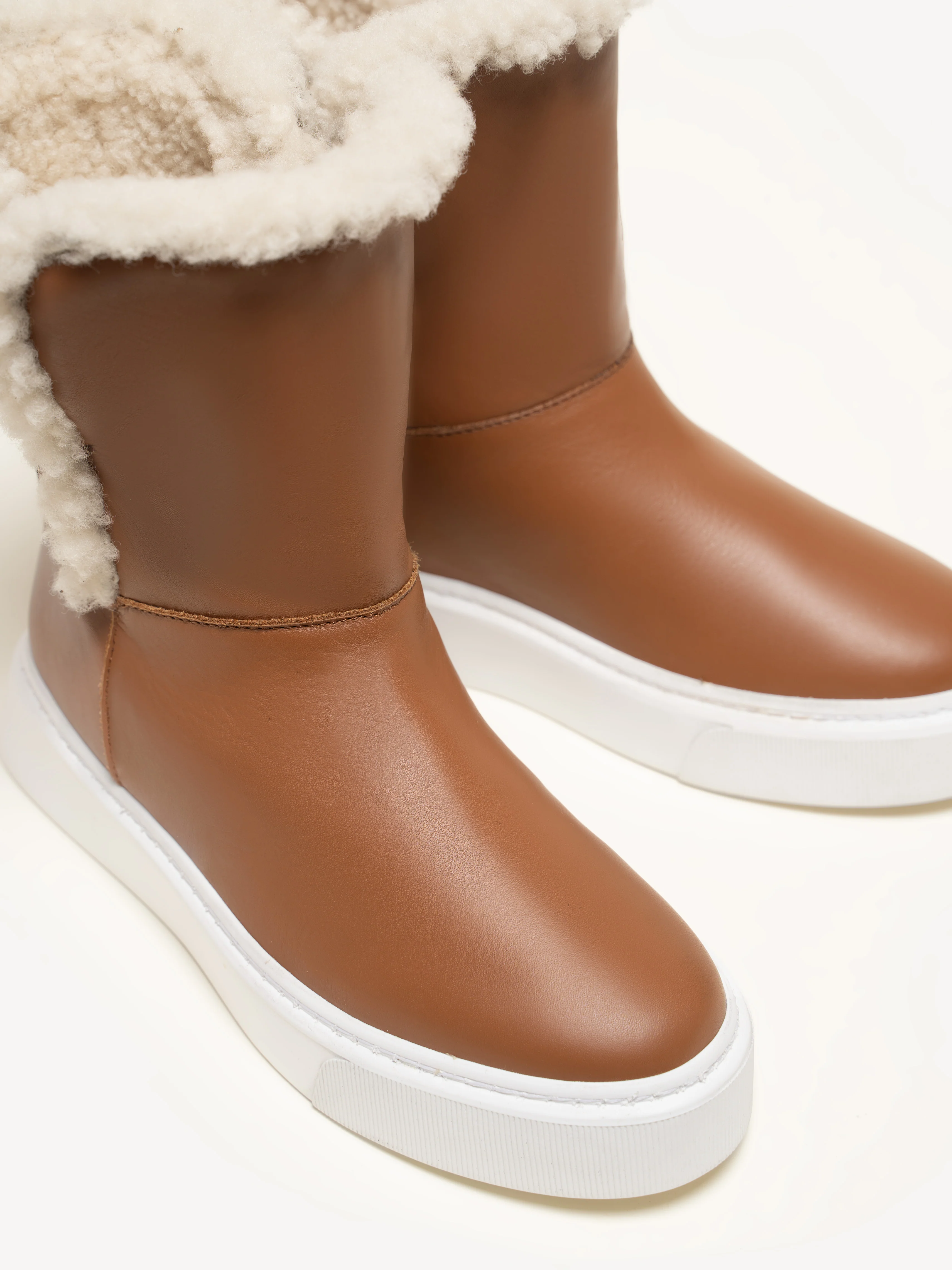 The Fredda Shearling - Image 4