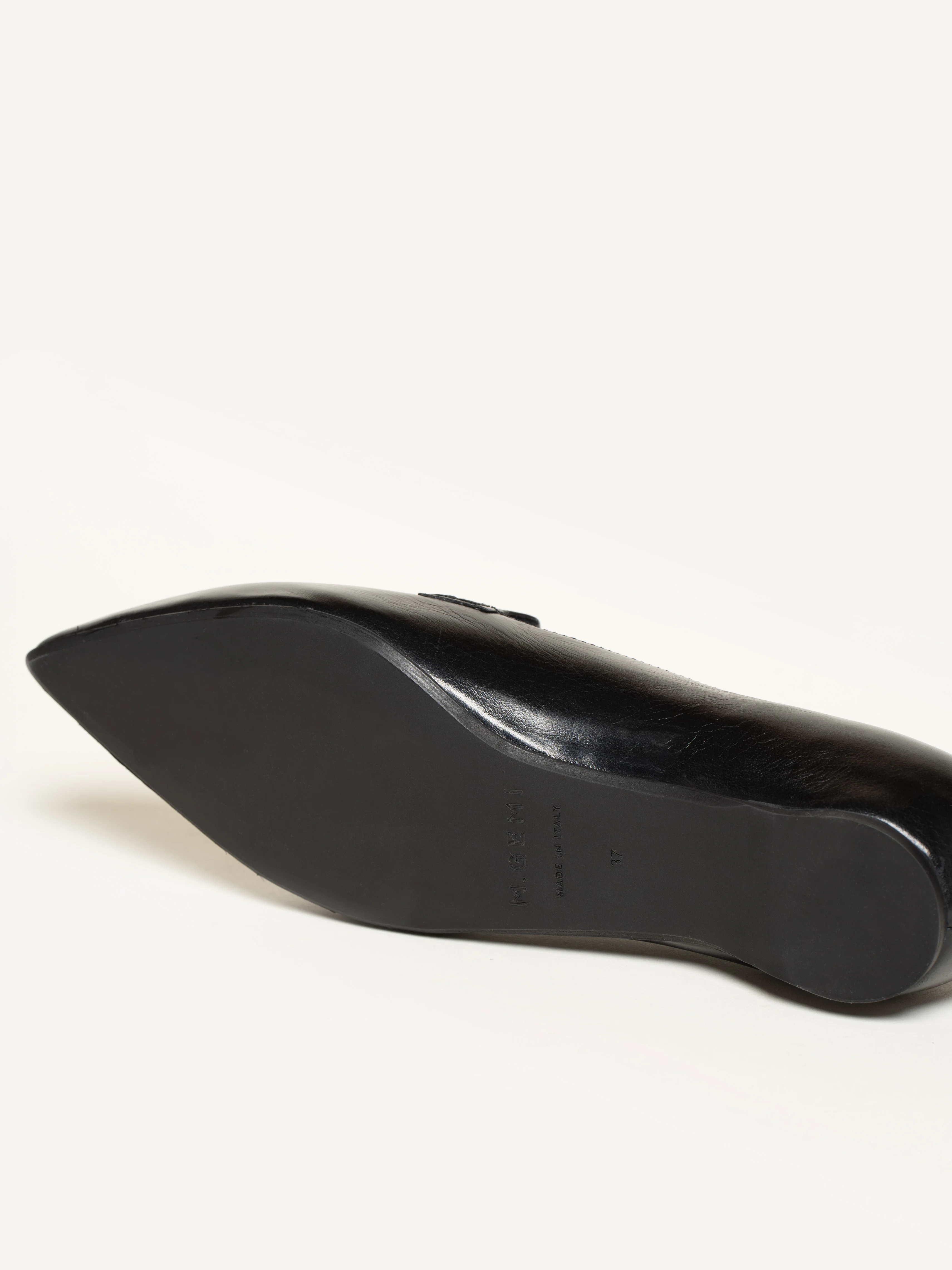 The Gia - Image 4