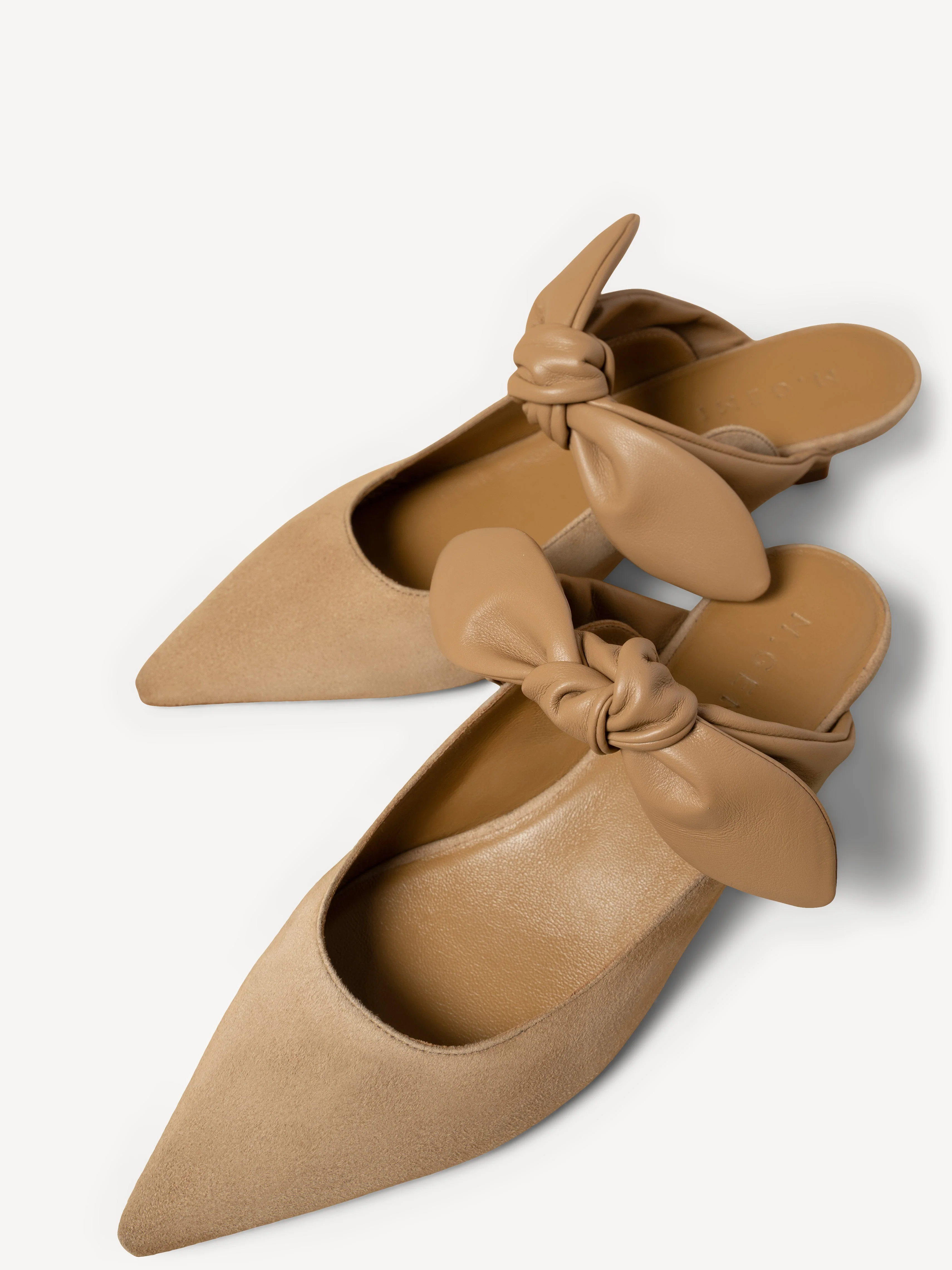 The Lasso (Sample Sale) - Image 5