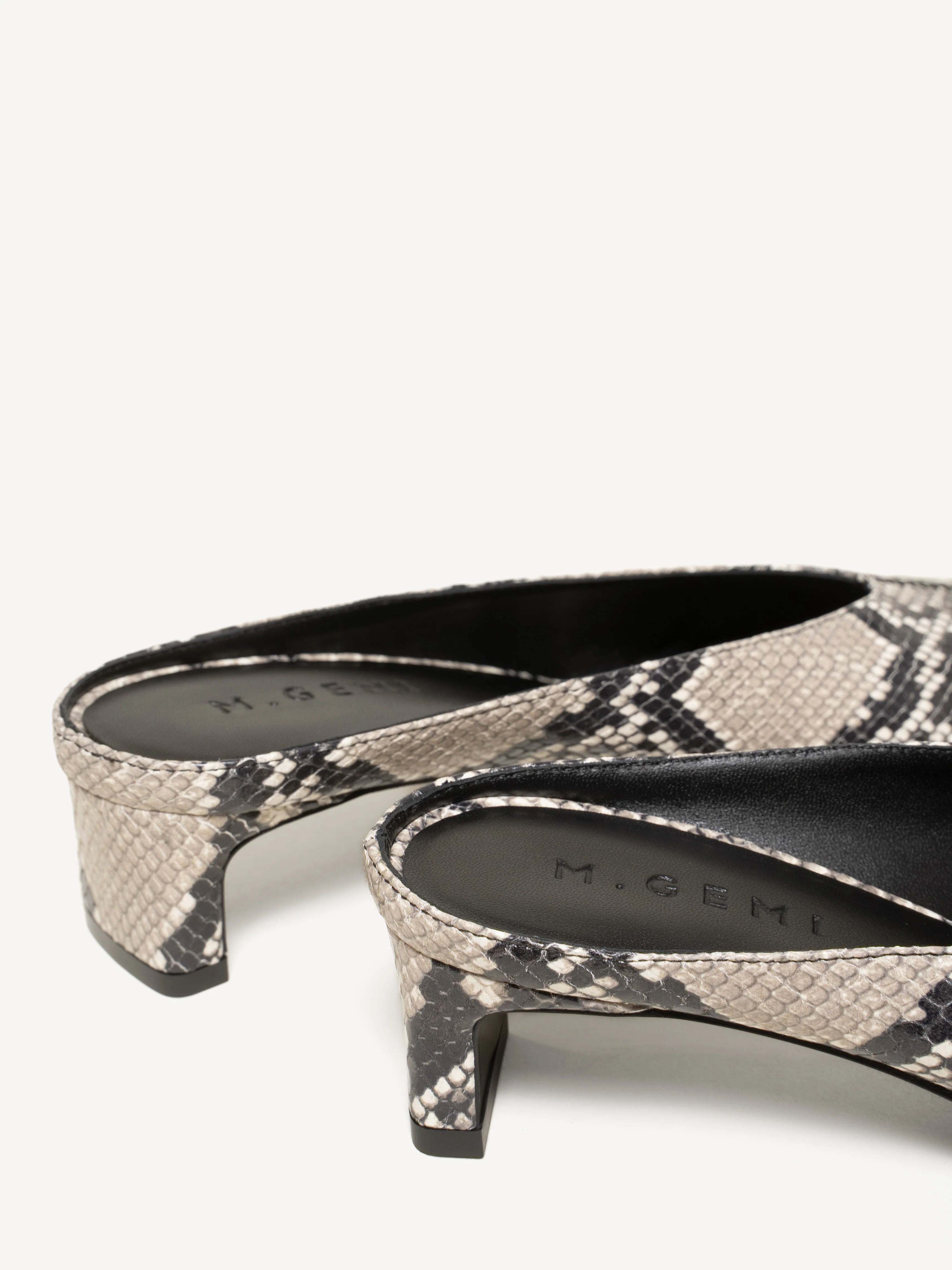 The Una Mule 35 (Sample Sale) - Image 4